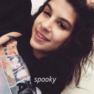 Meet your Posher, Rena